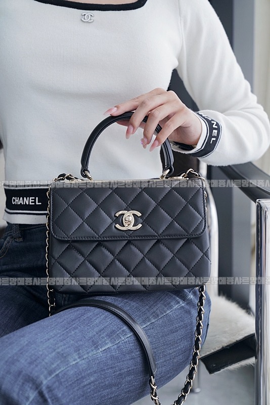 샤넬트렌디CC탑핸들뉴미니백 20260130-164819-008루.jpg