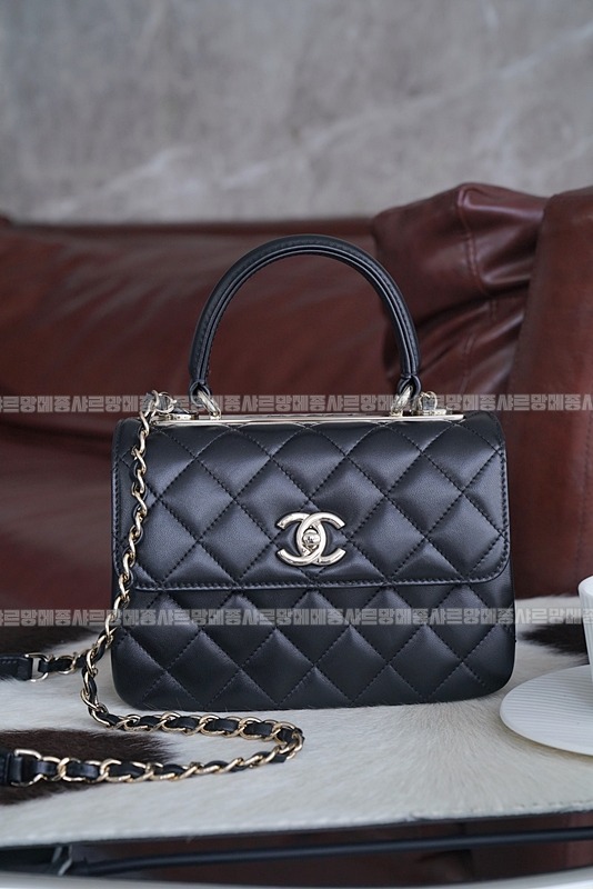 샤넬트렌디CC탑핸들뉴미니백 20260130-164819-011루.jpg