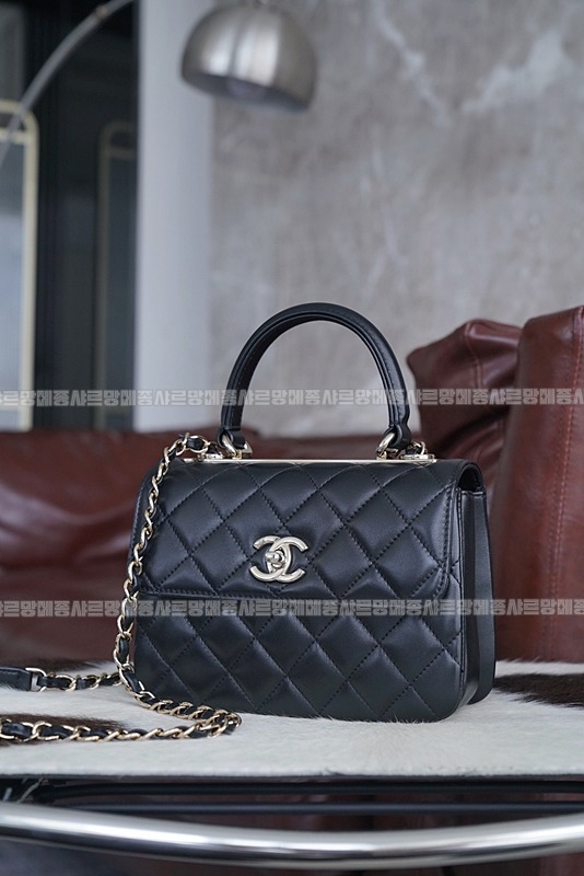 샤넬트렌디CC탑핸들뉴미니백 20260130-164819-012루.jpg