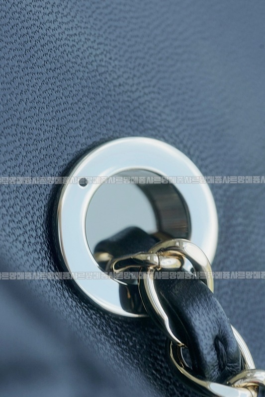 샤넬트렌디CC탑핸들뉴미니백 20260130-164821-022루.jpg