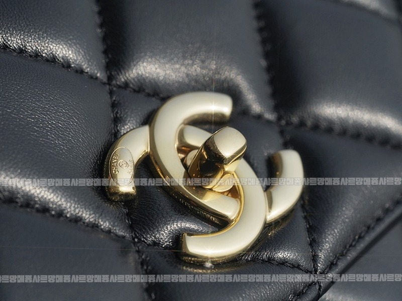 샤넬트렌디CC탑핸들플립백 20260130-165913-013루.jpg