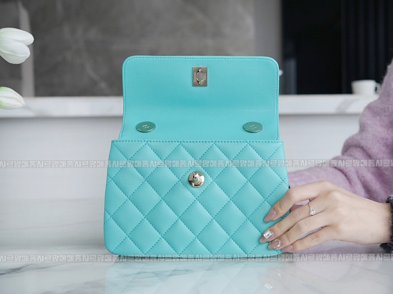 샤넬트렌디CC탑핸들플립백 20260130-170457-015루.jpg