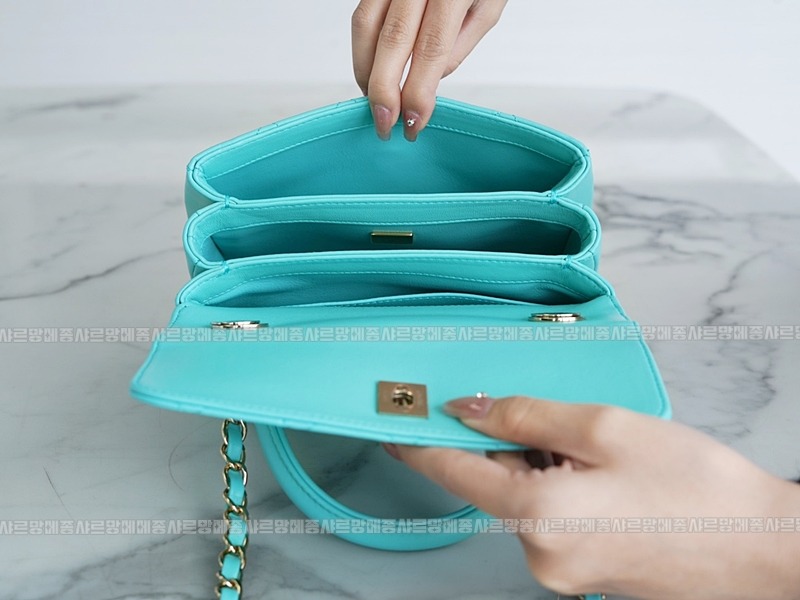 샤넬트렌디CC탑핸들플립백 20260130-170457-016루.jpg