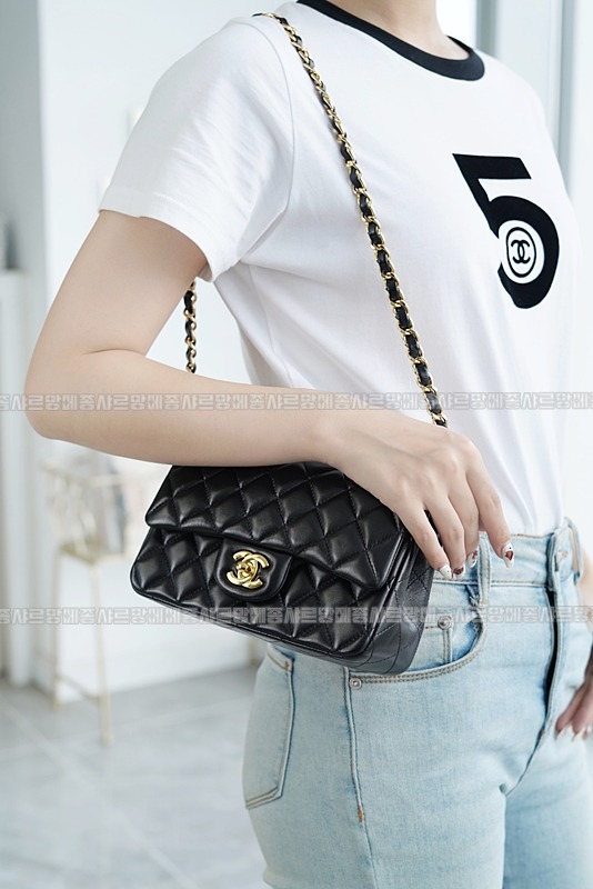 샤넬클래식미니플랩백금장20260201-101139-004루.jpg