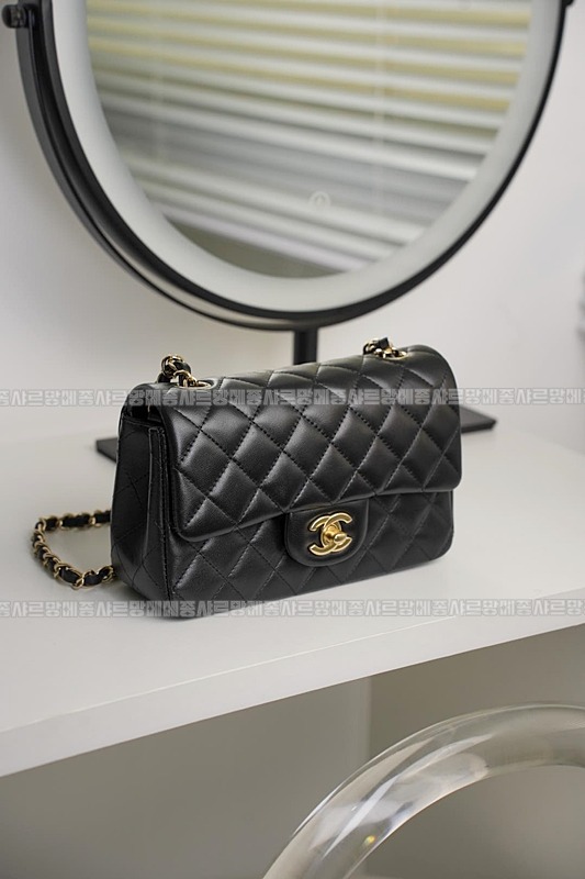 샤넬클래식미니플랩백금장20260201-101139-008루.jpg