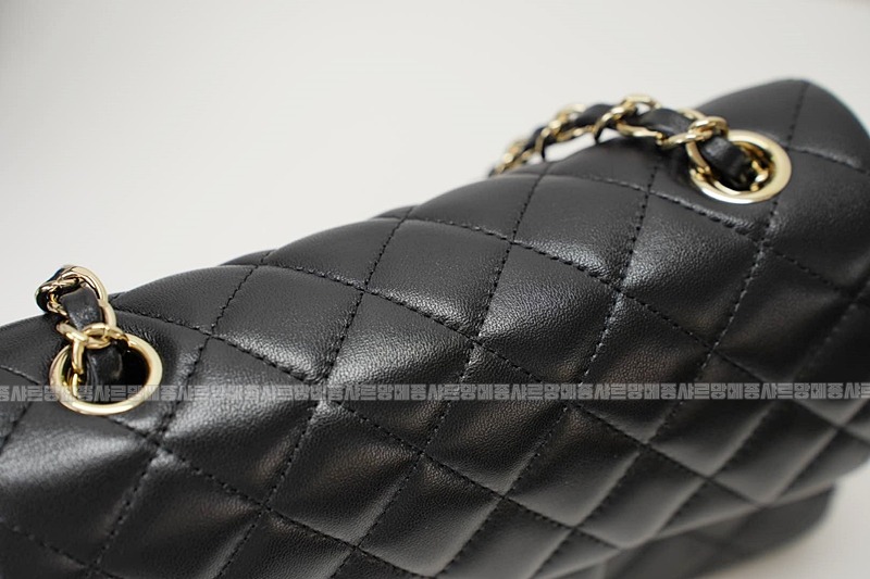 샤넬클래식미니플랩백금장20260201-101140-018루.jpg