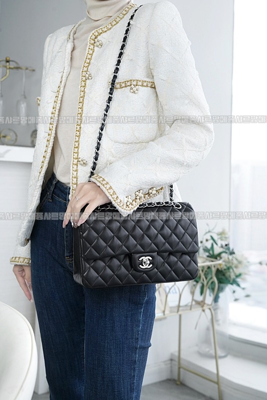 샤넬클래식미듐플랩백불랙은장 20260201-104327-005루.jpg