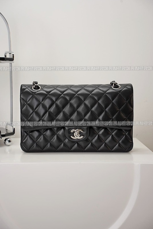 샤넬클래식미듐플랩백불랙은장 20260201-104328-010루.jpg