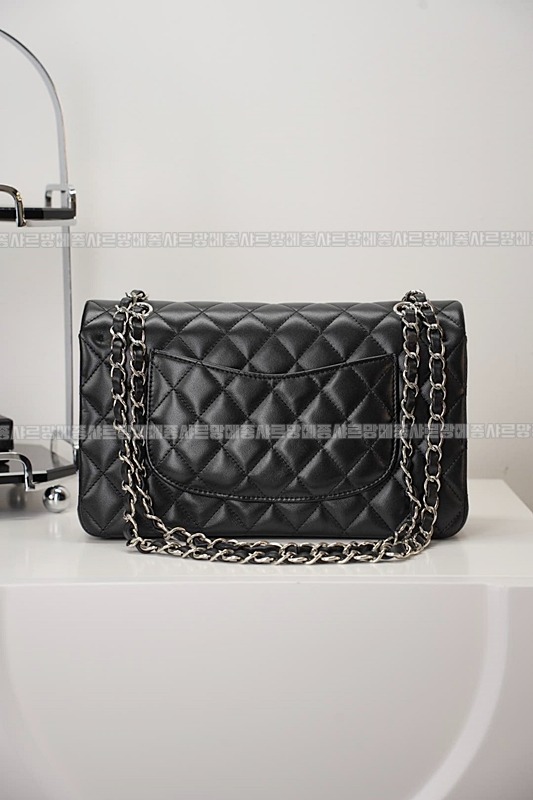 샤넬클래식미듐플랩백불랙은장 20260201-104328-011루.jpg