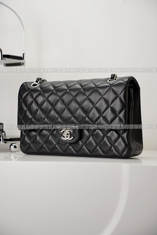 샤넬클래식미듐플랩백불랙은장 20260201-104329-016루.jpg