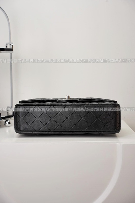 샤넬클래식미듐플랩백불랙은장 20260201-104329-018루.jpg