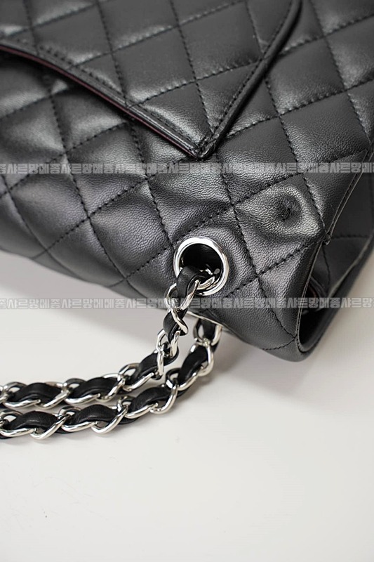 샤넬클래식미듐플랩백불랙은장 20260201-104330-023루.jpg
