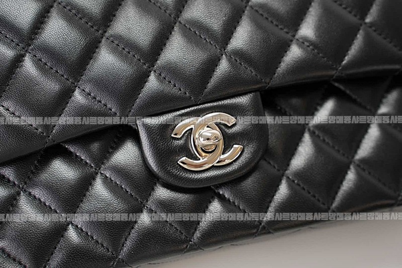 샤넬클래식미듐플랩백불랙은장 20260201-104330-025루.jpg