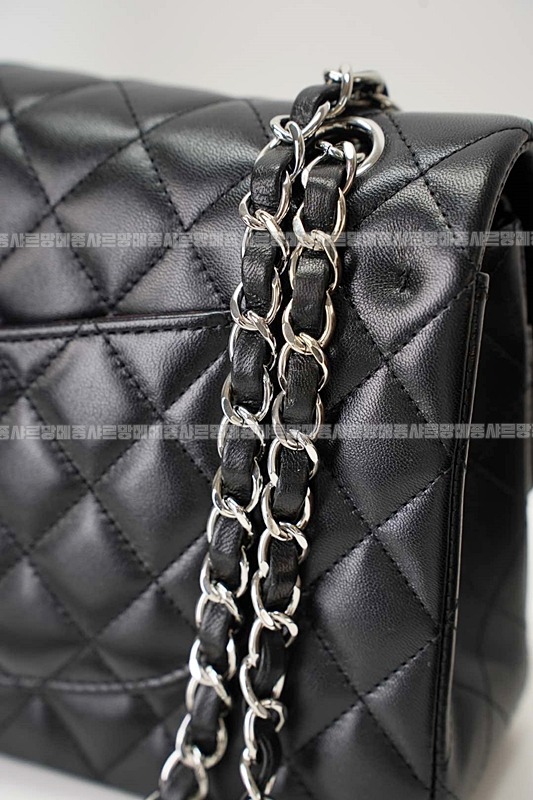 샤넬클래식미듐플랩백불랙은장 20260201-104331-035루.jpg