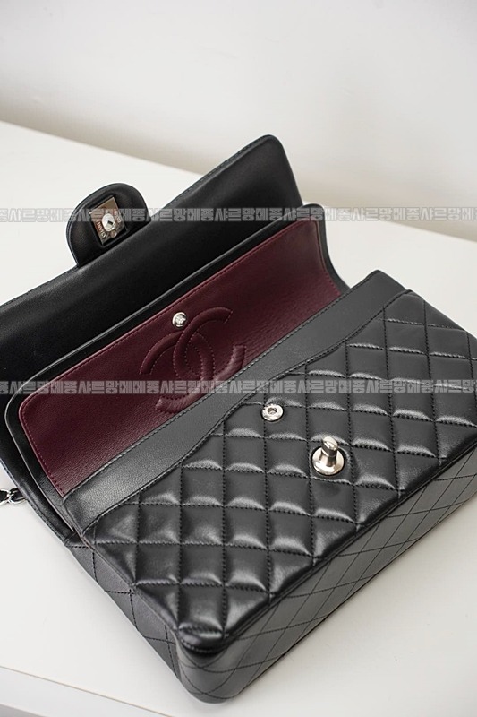 샤넬클래식미듐플랩백불랙은장 20260201-104332-037루.jpg