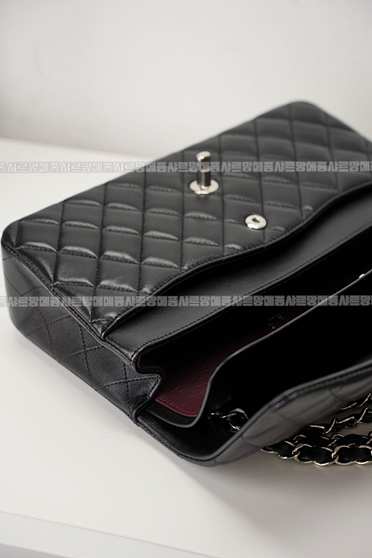 샤넬클래식미듐플랩백불랙은장 20260201-104332-038루.jpg