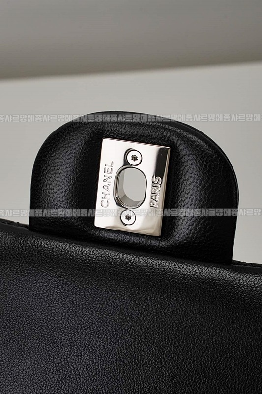 샤넬클래식미듐플랩백불랙은장 20260201-104332-044루.jpg