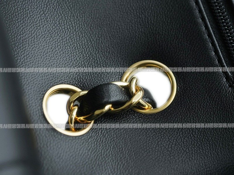 샤넬클래식미듐플랩백불랙금장 20260201-105723-020루.jpg