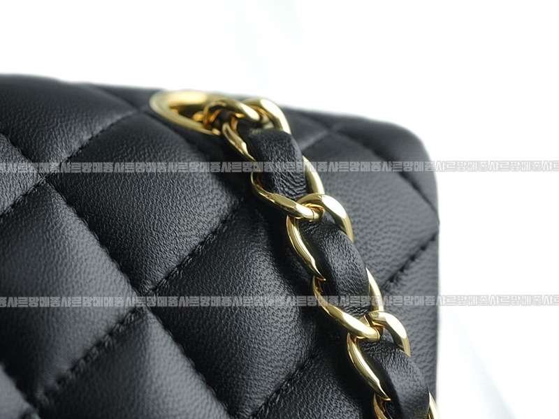 샤넬클래식미듐플랩백불랙금장 20260201-105723-026루.jpg
