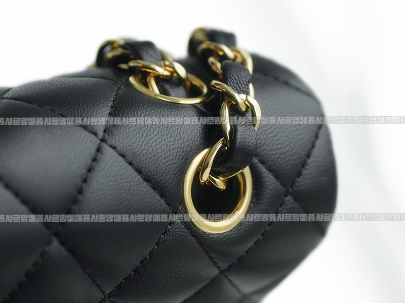 샤넬클래식미듐플랩백불랙금장 20260201-105723-027루.jpg