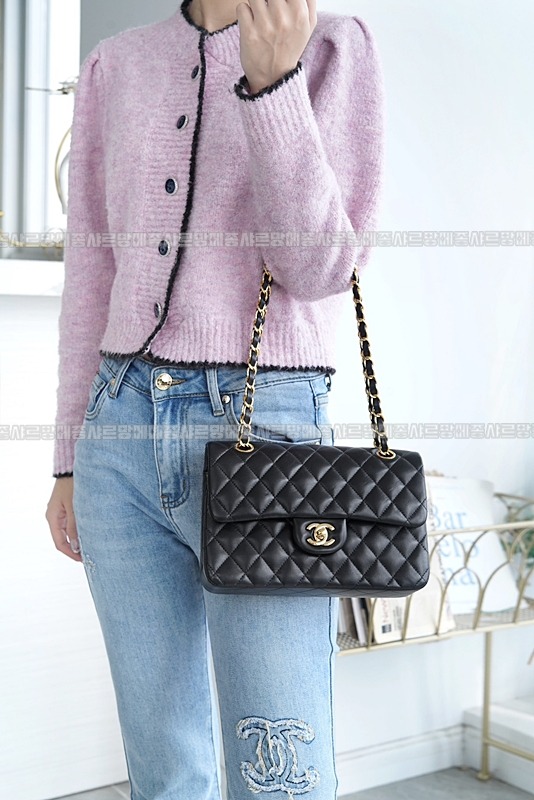 샤넬클래식미니듐플랩백불랙금장 20260201-111936-003루.jpg