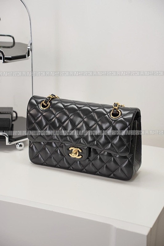 샤넬클래식미니듐플랩백불랙금장 20260201-111936-008루.jpg