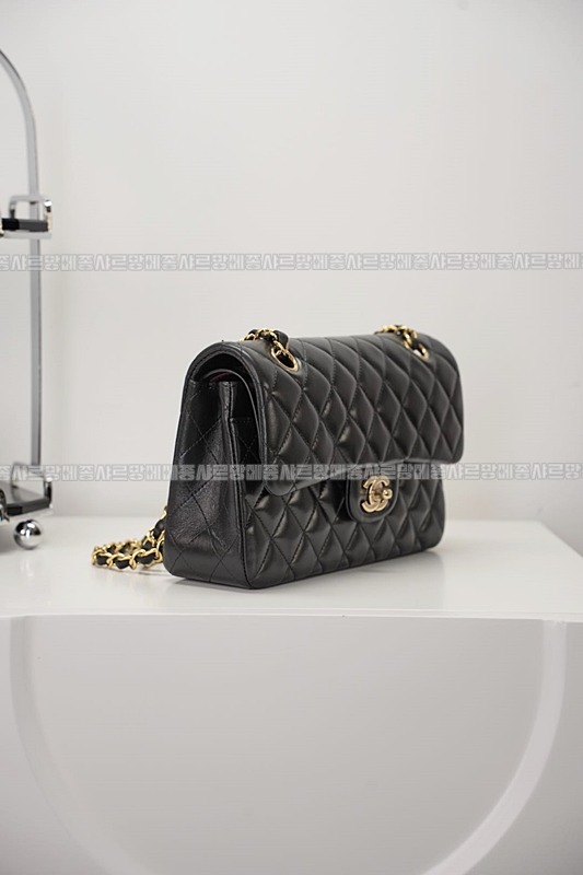 샤넬클래식미니듐플랩백불랙금장 20260201-111937-012루.jpg