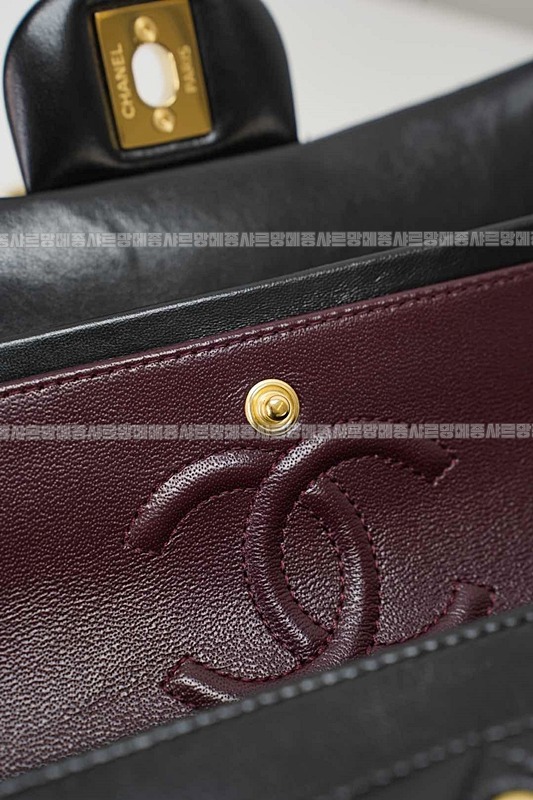 샤넬클래식미니듐플랩백불랙금장 20260201-111940-037루.jpg