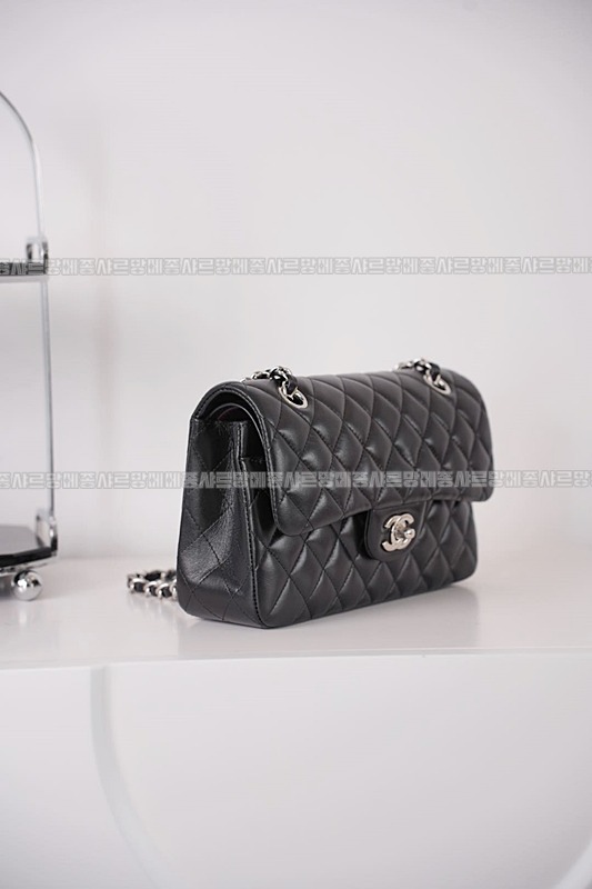 샤넬클래식미니듐플랩백불랙은장 20260201-112711-014루.jpg