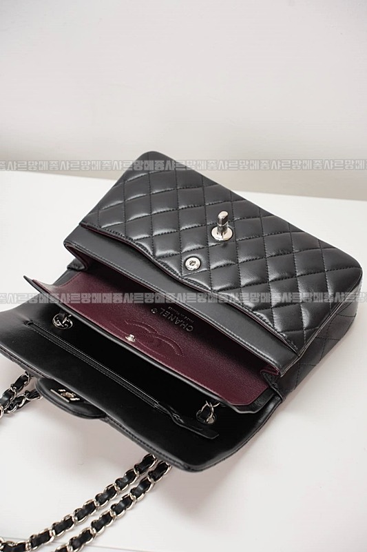 샤넬클래식미니듐플랩백불랙은장 20260201-112711-018루.jpg