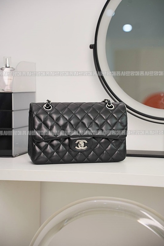 샤넬클래식미니듐플랩백불랙은장 20260201-112711-019루.jpg