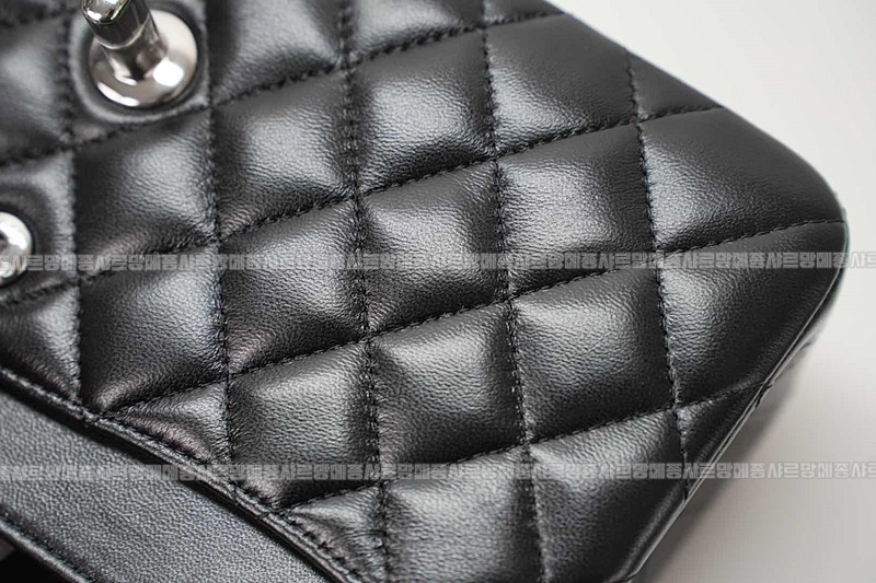 샤넬클래식미니듐플랩백불랙은장 20260201-112712-026루.jpg
