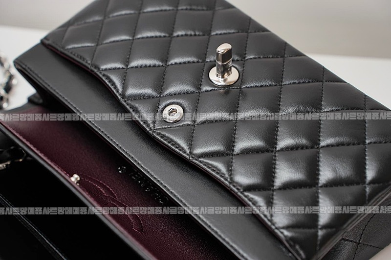 샤넬클래식미니듐플랩백불랙은장 20260201-112714-037루.jpg