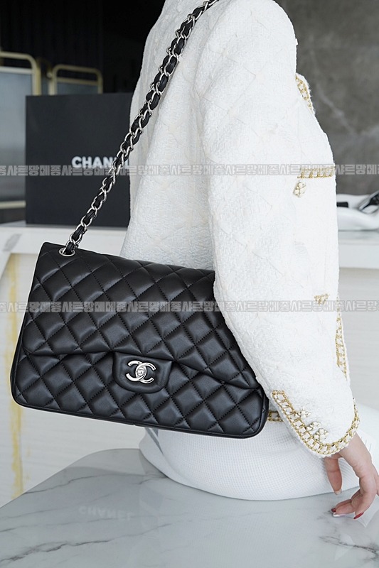 샤넬클래식플랩백점보불랙은장 20260201-115136-006루.jpg