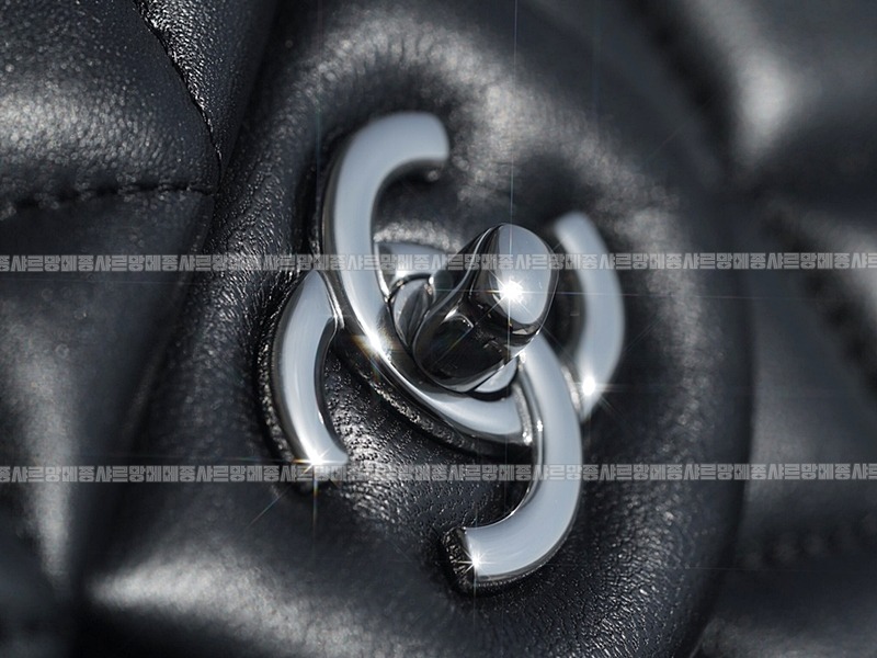 샤넬클래식플랩백점보불랙은장 20260201-115137-018루.jpg