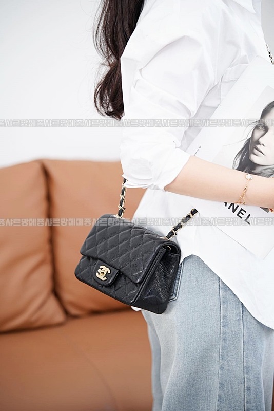 샤넬클래식플랩백쁘띠삭블랙금장 20260201-133143-006루.jpg