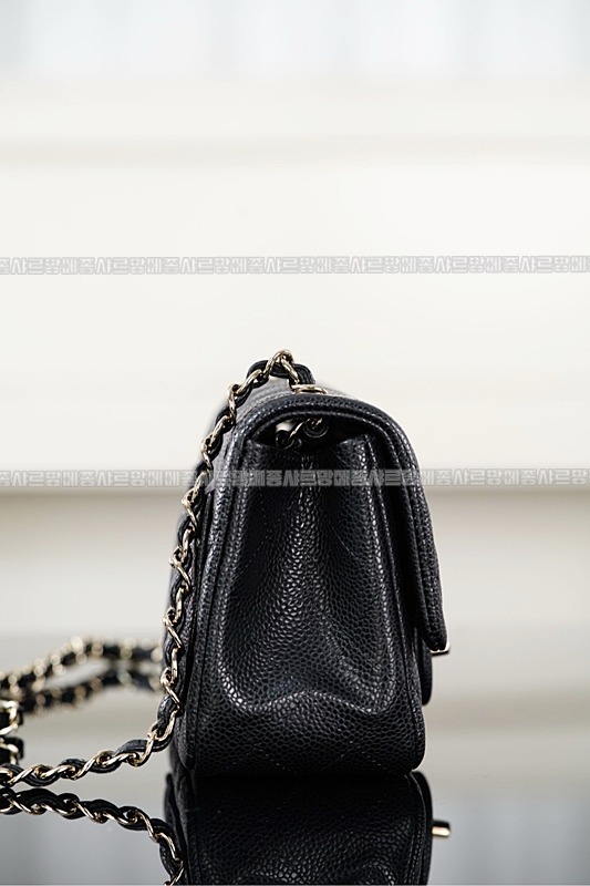 샤넬클래식플랩백쁘띠삭블랙금장 20260201-133144-015루.jpg