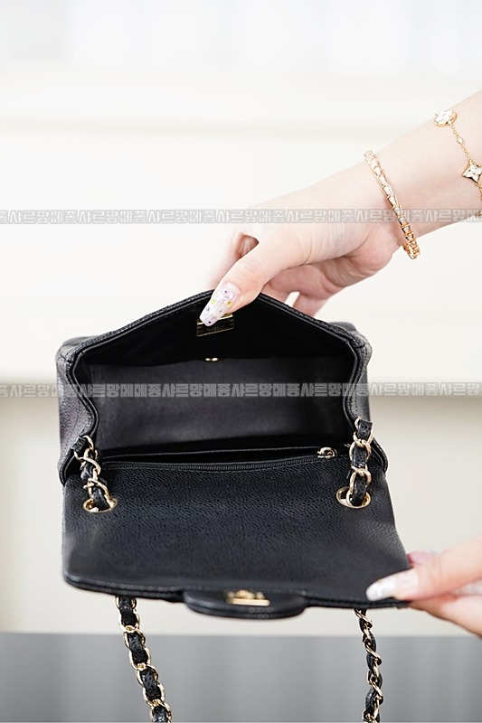 샤넬클래식플랩백쁘띠삭블랙금장 20260201-133144-016루.jpg