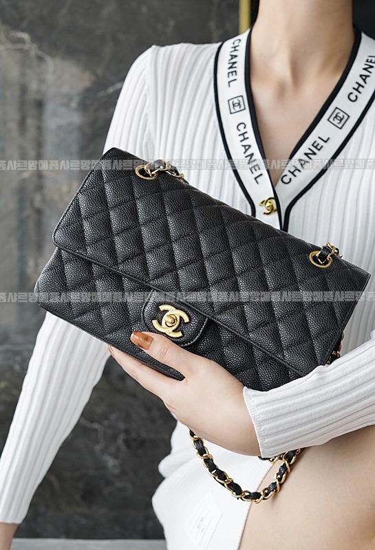 샤넬클래식미디움플랩백블랙금장 20260201-140408-003루.jpg