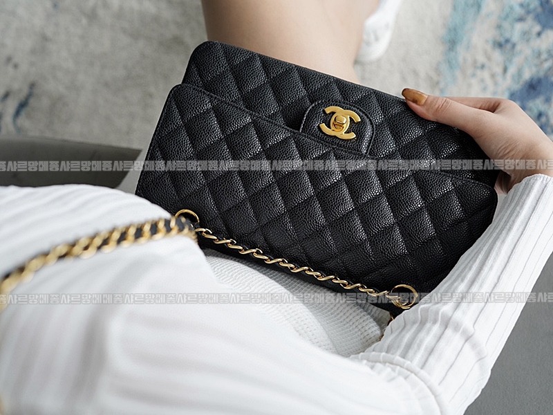 샤넬클래식미디움플랩백블랙금장 20260201-140408-008루.jpg