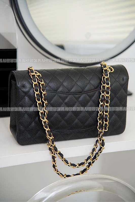 샤넬클래식미디움플랩백블랙금장 20260201-140409-013루.jpg