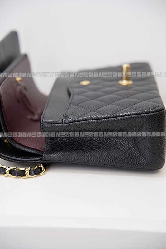 샤넬클래식미디움플랩백블랙금장 20260201-140409-014루.jpg