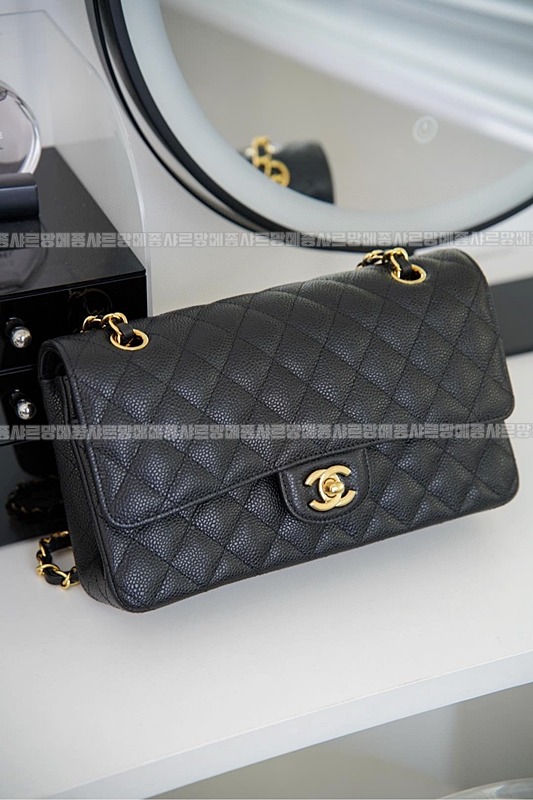 샤넬클래식미디움플랩백블랙금장 20260201-140409-015루.jpg
