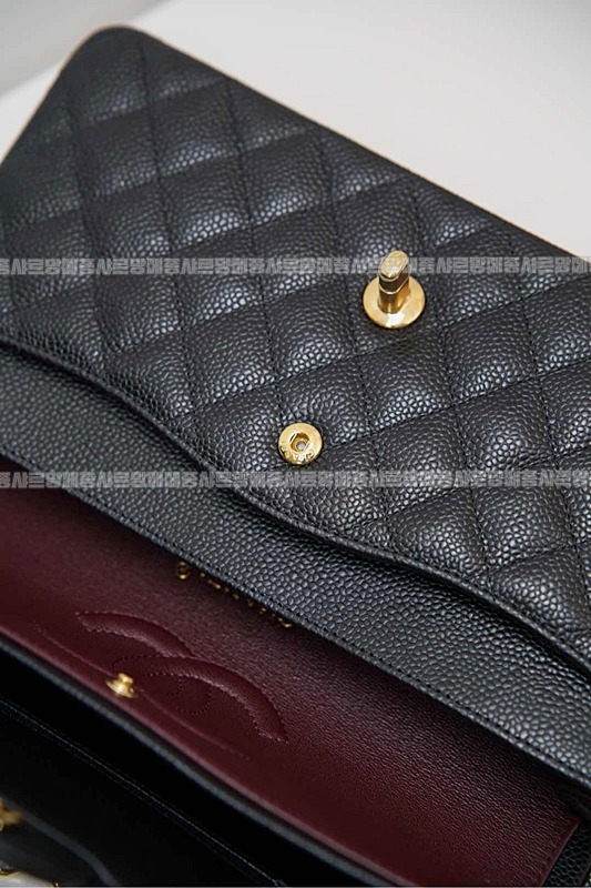 샤넬클래식미디움플랩백블랙금장 20260201-140412-035루.jpg