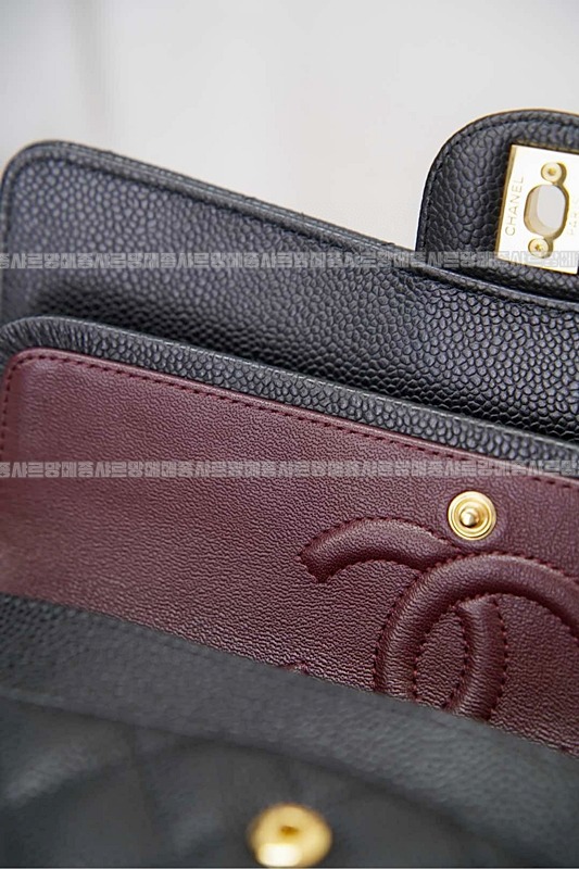 샤넬클래식미디움플랩백블랙금장 20260201-140412-036루.jpg