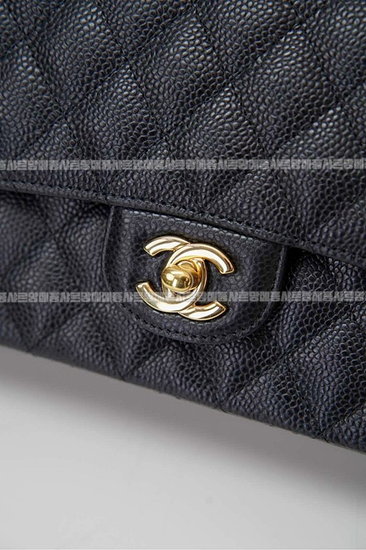 샤넬클래식미디움플랩백블랙금장 20260201-140412-037루.jpg