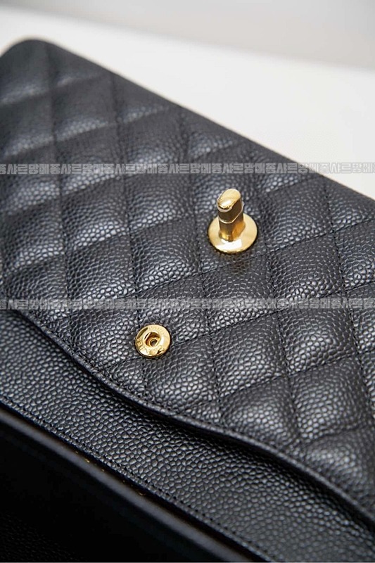 샤넬클래식미디움플랩백블랙금장 20260201-140413-042루.jpg
