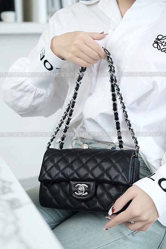 샤넬클래식미니플랩백블랙은장 20260201-144520-004루.jpg