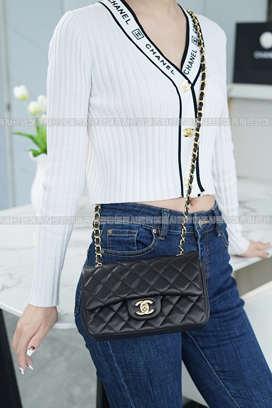 샤넬클래식미니플랩백블랙금장 20260201-145844-004루.jpg