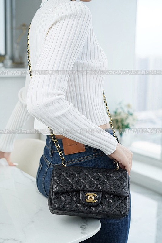 샤넬클래식미니플랩백블랙금장 20260201-145844-005루.jpg